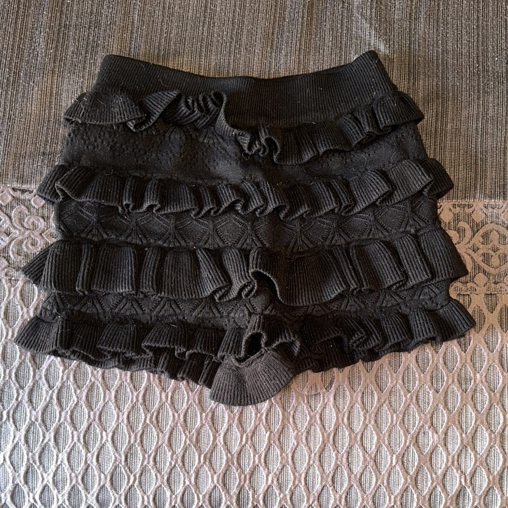 SHEIN Black Textured Ruffle Shorts